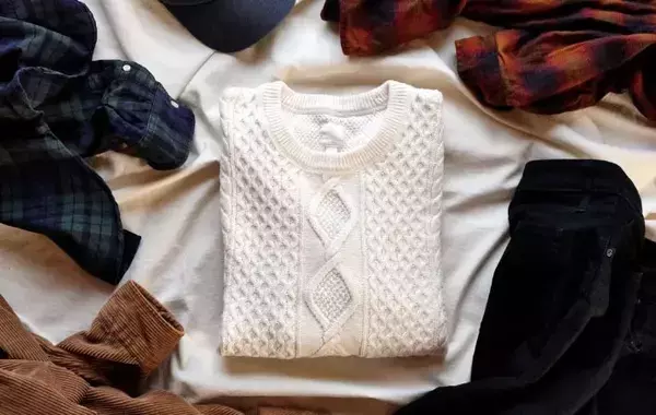 「裁縫セットは使いません」　ニットの補修術に「不器用でもできた」「コレならできそう」