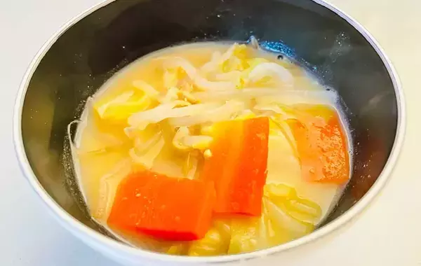 出汁はとりません！　大さじ１杯で味が決まる、味噌汁の『ちょい足しワザ』とは