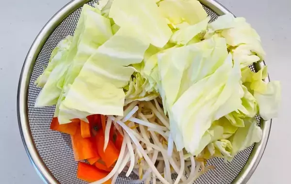 出汁はとりません！　大さじ１杯で味が決まる、味噌汁の『ちょい足しワザ』とは