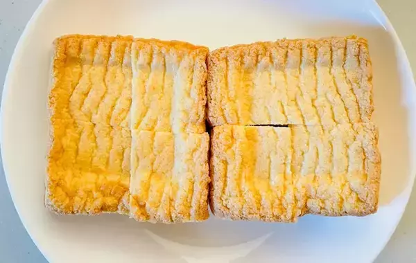 ご飯が止まらない『厚揚げ』のアレンジ　表面に塗ったのは…