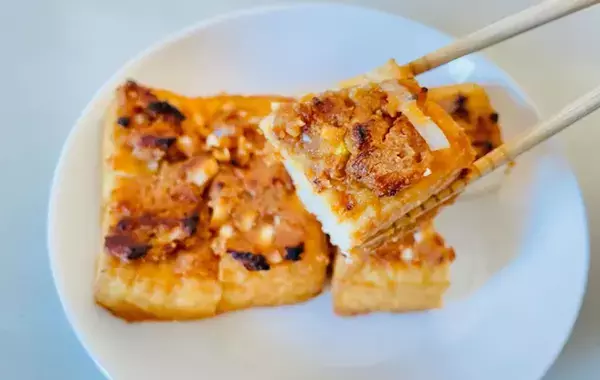 ご飯が止まらない『厚揚げ』のアレンジ　表面に塗ったのは…