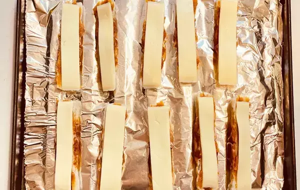 ちくわを縦に切って…？　中に詰めた意外な食材に家族が無言で完食！