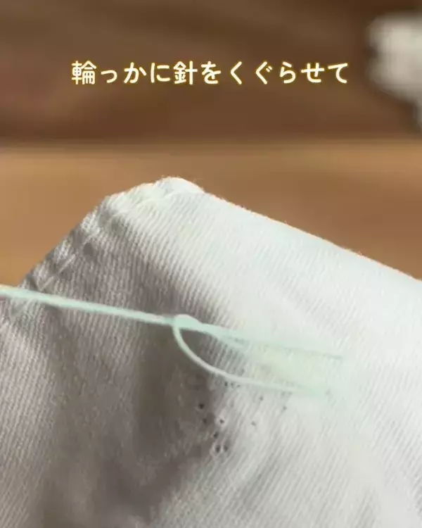 ボタンつけなのに、“玉結び”も“玉留め”もしない？　テクニックに「素晴らしい！」