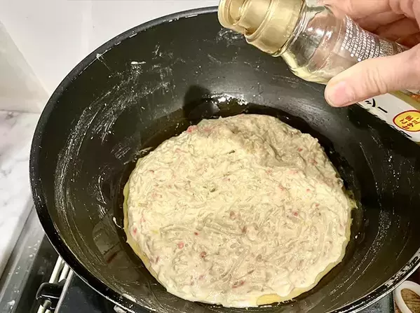 ボウルも小麦粉も使わない『お好み焼き』　元調理師のテクニックに「その発想はなかった…！」