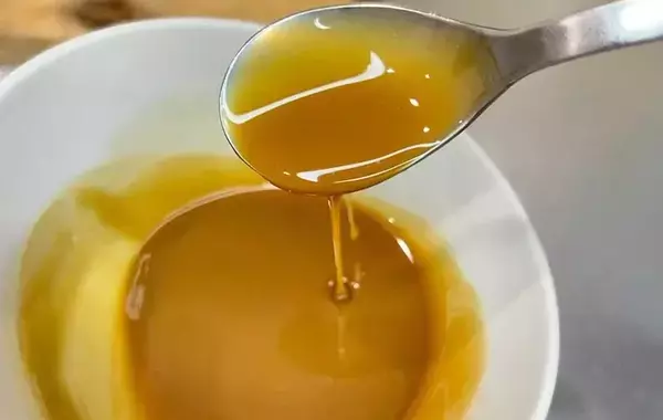 材料2つだけ！　簡単キャラメルソースに「食パンにかけたい」「濃厚」