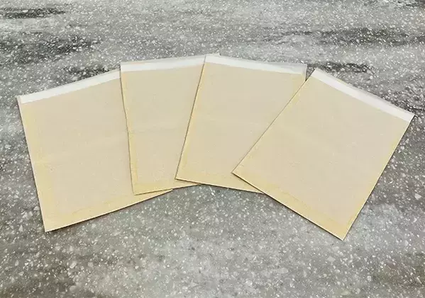 たくさん余ってる茶封筒、どうしてる？　端を切って広げて再使用してみたら…