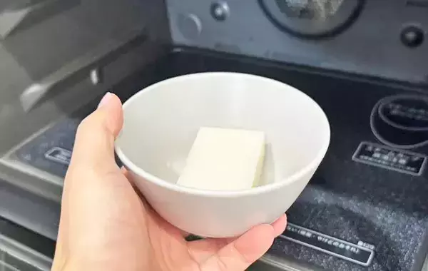 レンチン前にやって！　皿に餅がこびりつかない裏技に「いつもよりウマい」