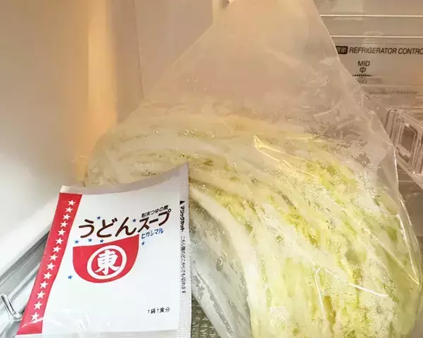 【沼、確定】しなびた白菜に『うどんスープ』を振りかけてみて！想像を超えるウマさが待ってた
