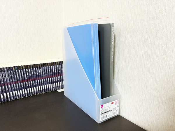 300円の『ファイルスタンド』　“書類整理に使わない”目からウロコな活用法に「万能すぎる！」