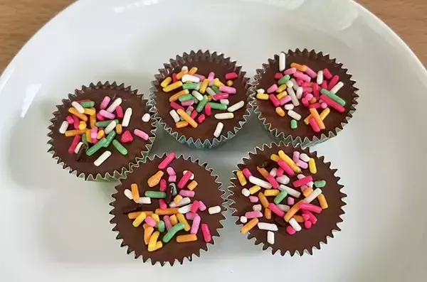 『板チョコ』をそのまま袋に入れたら…　バレンタインに試したい裏技に「これは嬉しい」