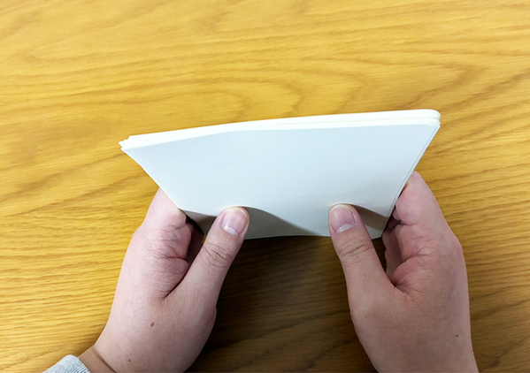 「もうメモ帳は買わない！」　不要な紙の『端』にのりを塗ると…完成したものに「想像以上に便利！」