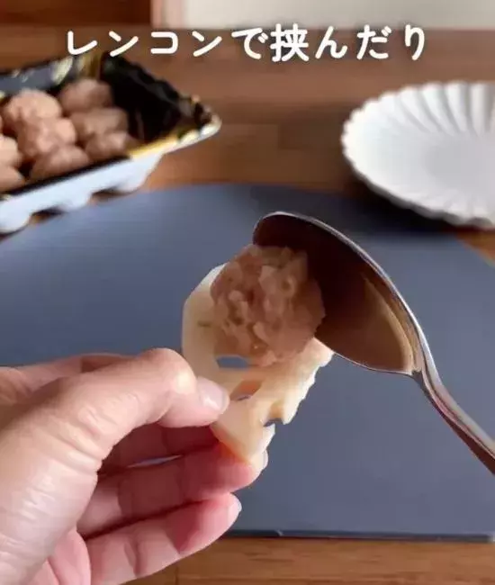 鍋用の肉団子をギュッ！　意外な活用法に「頭いい」「その手があったか」