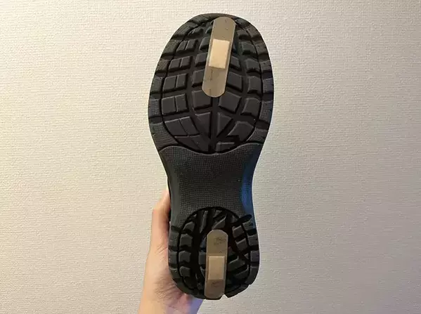 靴裏に『絆創膏』を貼って、外出したら…？　警視庁ライフハックを試してみた！