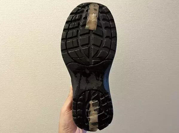 靴裏に『絆創膏』を貼って、外出したら…？　警視庁ライフハックを試してみた！