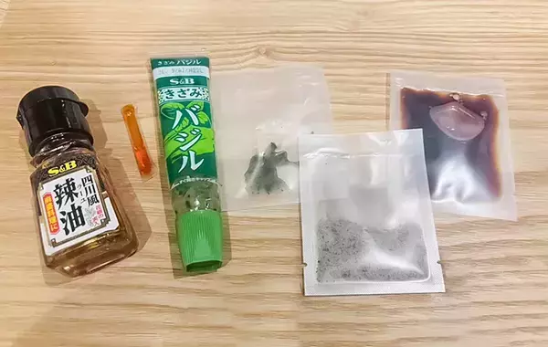 旅行時の消耗品、プロはこう持って行く！　『使い切りパウチ』で荷物が激減