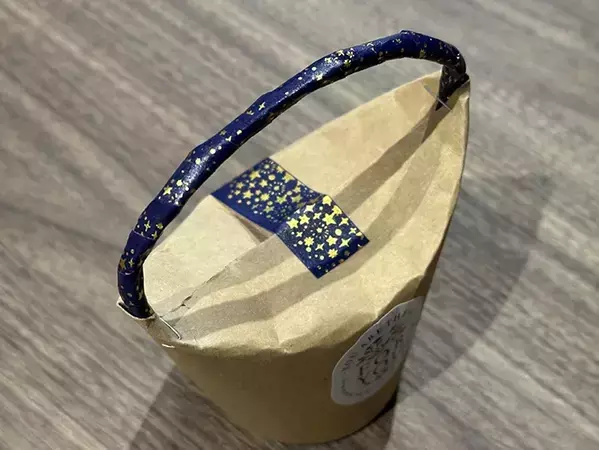 セリアの紙コップでラッピング！　バレンタインにぴったりな活用法に「めちゃくちゃオシャレ…」