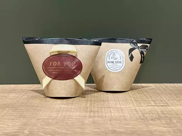 紙コップでお菓子をラッピング？　見栄えがよい仕上がりに「オシャレ…」「これならできる」