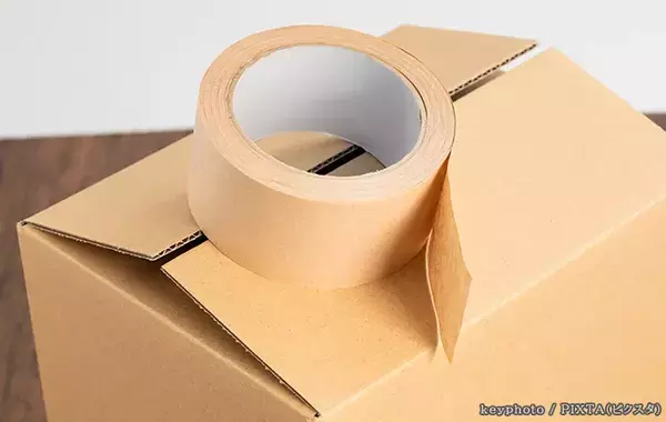 『ガムテープ』だと間違いです！　ダンボールなどに使う『茶色いテープ』の正しい呼び方は？