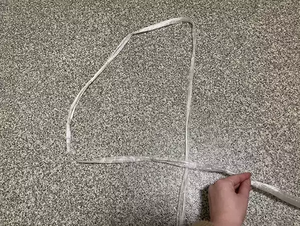 ひっくり返さず結べる『4の字』、しっかり結べる『キの字』　ダンボールのまとめ方2種類を比較したら…？