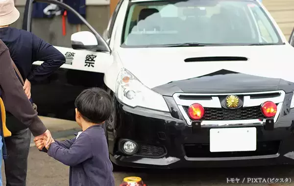罵声を浴びて落ち込む警官　交番に来た子供の行動に「涙が出た」
