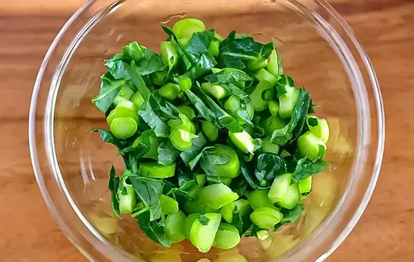 ブロッコリーの細い茎と葉　意外な食べ方に「もう捨てない！」