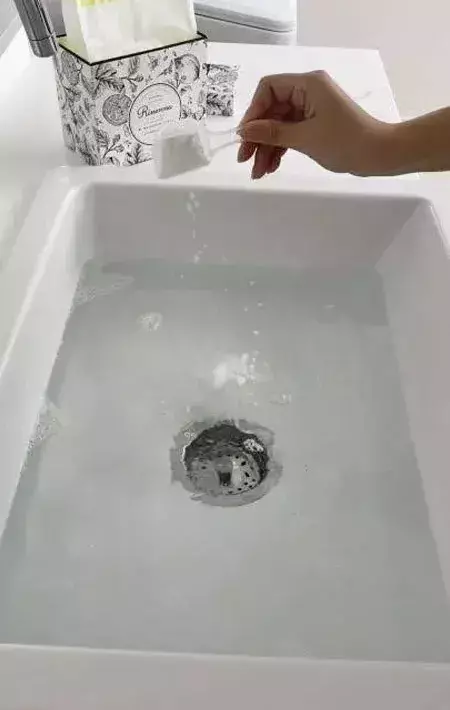 洗ったスリッパ、どう干す？　しっかり中まで乾く干し方【プロ監修】