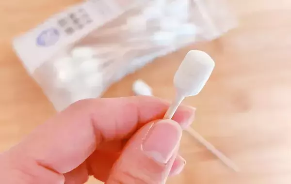 セリアの綿棒で「ストレス解消！」　掃除に使うテクに「家中がきれいになった」「リピ確定」