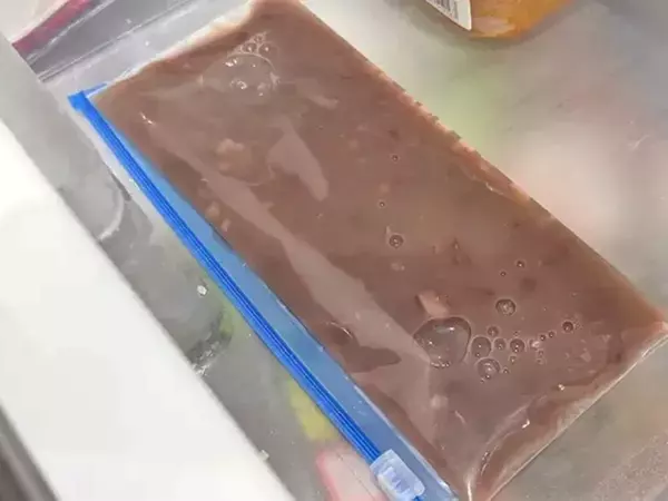 ジッパー袋にぜんざいを入れるだけ！　できた簡単おやつに「いい意味で裏切られた」