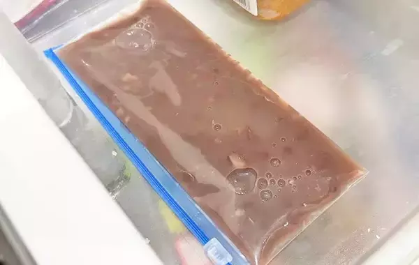 ジッパー袋にぜんざいを入れるだけ！　できた簡単おやつに「いい意味で裏切られた」