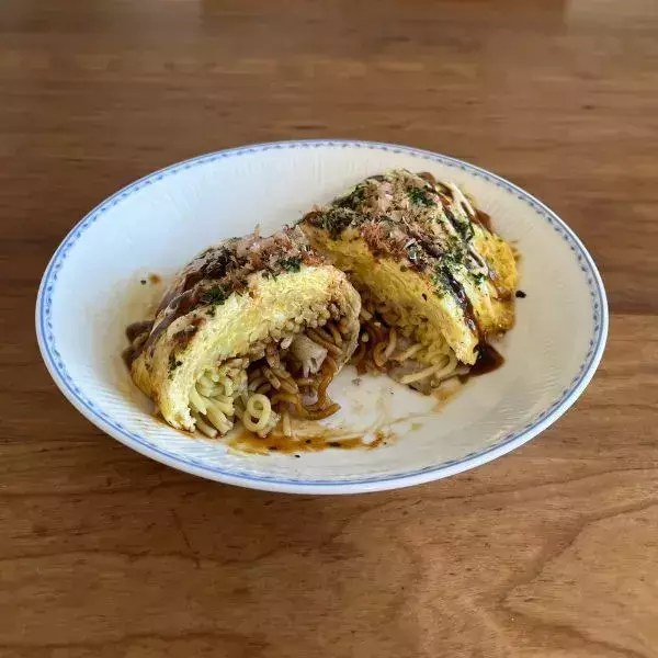 耐熱皿にラップを敷いて、卵を流すと？　完成した料理に家族が大絶賛！