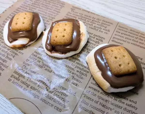 マシュマロを『アルフォート』で挟んだら…　目からウロコの裏技に「早く知りたかった」