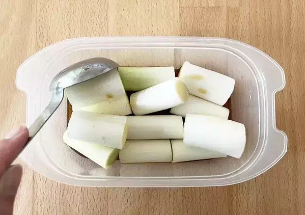 『長ネギの食べ方』にアッと驚く　料理家おすすめの簡単おかずに「こんなに甘くなるとは！」