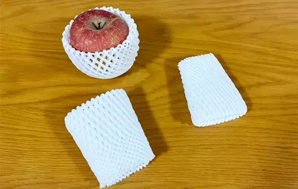 余ったフルーツキャップの『超便利な使い方』　ハンガーに取り付けるだけで…「これで解決！」