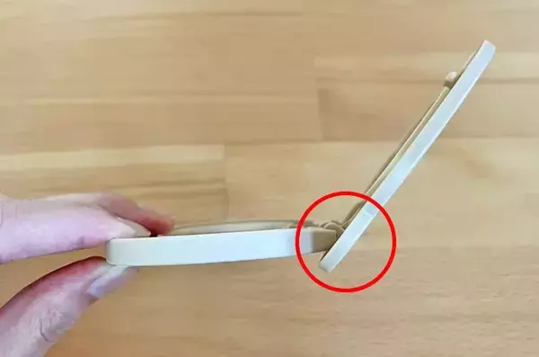 余った箱に『ウェットシートの蓋』を貼ったら…　朝の身支度がラクになった！【収納アイディア】