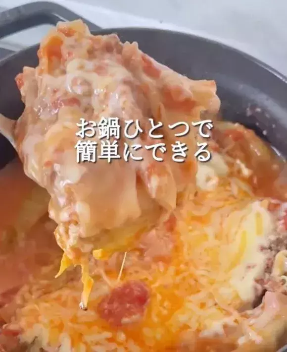 白菜の葉に『餃子の皮』を挟んで煮込むと？　完成した料理に「真似します」「おいしそう」