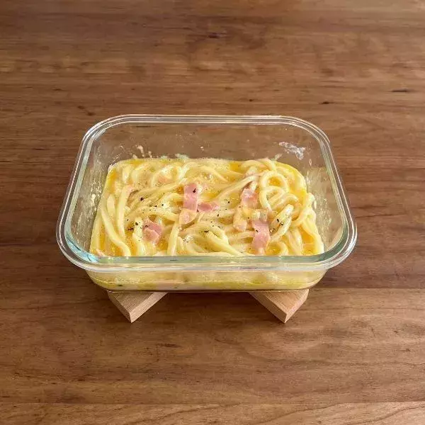 熱いうちに『卵』を混ぜると？　冷凍うどんの食べ方に「最高にウマい」「リピ確」