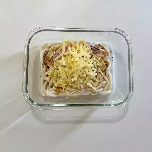 熱いうちに『卵』を混ぜると？　冷凍うどんの食べ方に「最高にウマい」「リピ確」