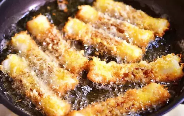 切ったちくわに衣をつけて…　できた節約おかずに「肉より好きかも」【管理栄養士のレシピ】