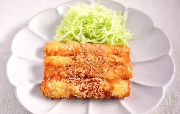 切ったちくわに衣をつけて…　できた節約おかずに「肉より好きかも」【管理栄養士のレシピ】