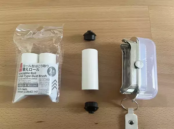 ダイソーで見つけた『半透明のアイテム』　出先で助かる“神商品”だった！【ほこり取り】