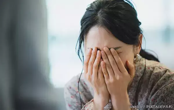 『XD』や『:P』の意味は？　英文の後ろに付いている『謎の記号』、スマホを傾けてみると…？