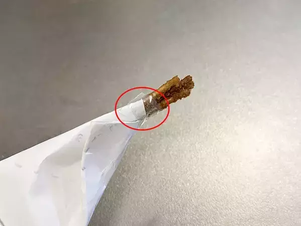 竹串を捨てる時は、トイレットペーパーの芯を使って！　ゴミ袋の『穴開き対策』に「その手があったか」