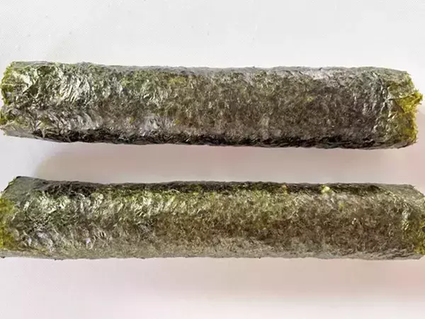 3歳の娘が「食べやすい」とパクパク！　巻いて切るだけの『一口おにぎり』が超簡単