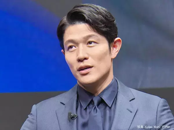 鈴木亮平「気づいた人は天才」　早瀬と儀堂の『服装の違い』に「本当だ！」の声