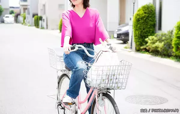 カゴからはみ出すトイレットペーパーは違反？　自転車での買い物で気をつけたいルール