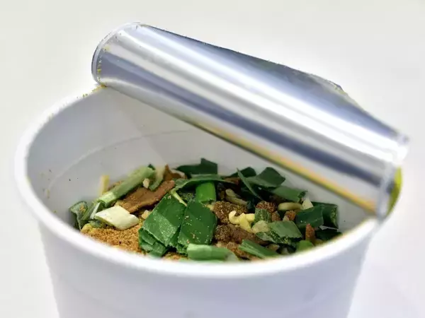 フライパンで『カップ麺』を焼くと？　意外な食べ方に「罪深い」「ハマる」【アレンジ4選】