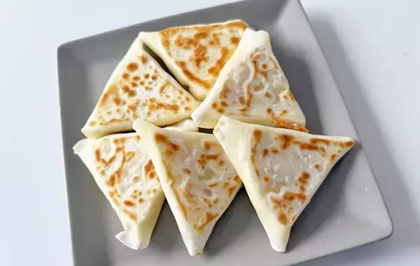 そのまま食べてもおいしい『６Ｐチーズ』　餃子の皮で包んで焼くと…？