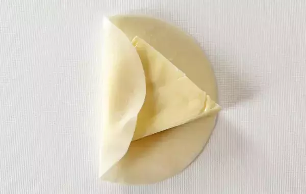 そのまま食べてもおいしい『６Ｐチーズ』　餃子の皮で包んで焼くと…？