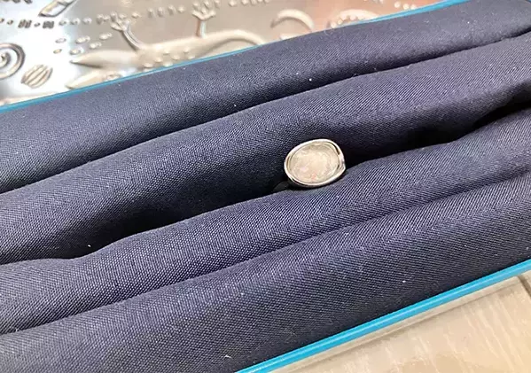 【節約】材料費0円！　チョコ缶を捨てずに再利用　“布を折るだけ”収納術