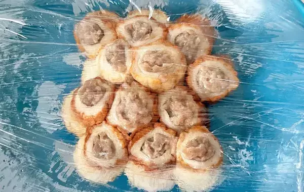 穴に詰めてチンすればOK！　『ちくわの簡単おかず』がたった10分で完成